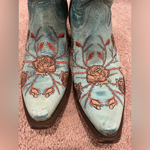 Lucchese Turquoise Roses and thorns boots - Picture 5 of 12